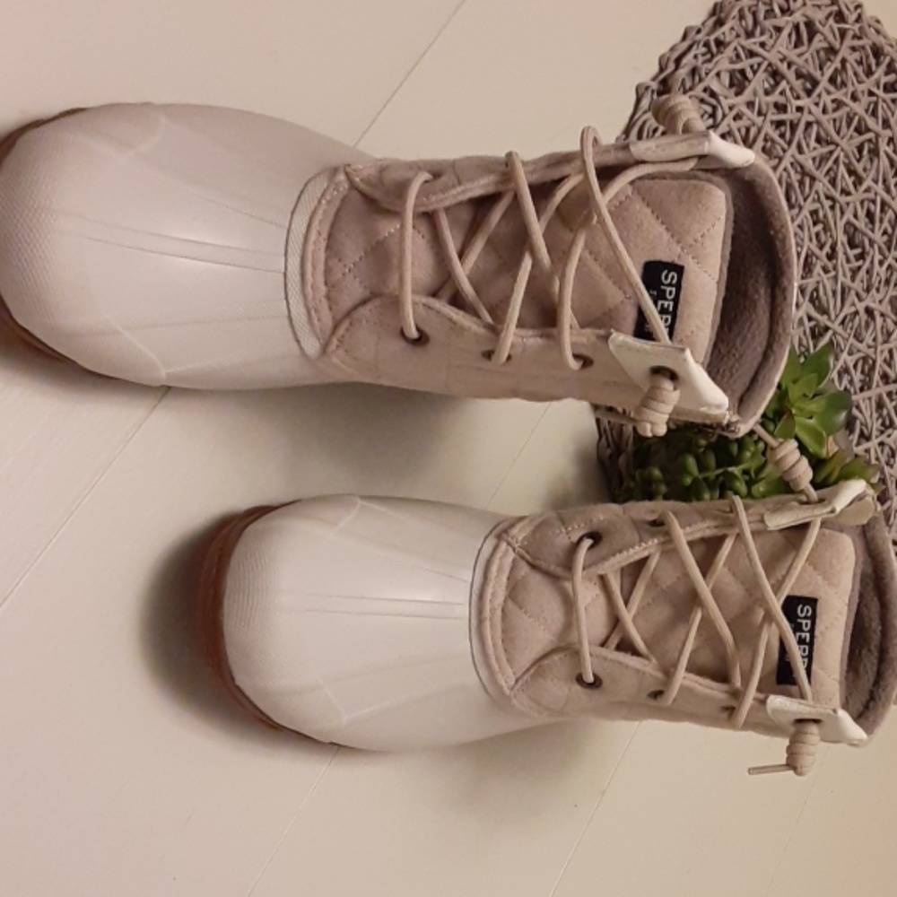 Winter boots (cream) (SOLD)
